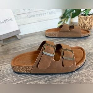 Refresh Leo Cork Platform Buckle Slide Sandals in Brown. Size 5.5